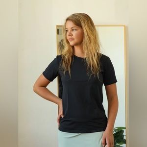 ADA FAYE SWIM/ATHLETIC TOP SHORT SLEEVE - BLACK size 1X nwt